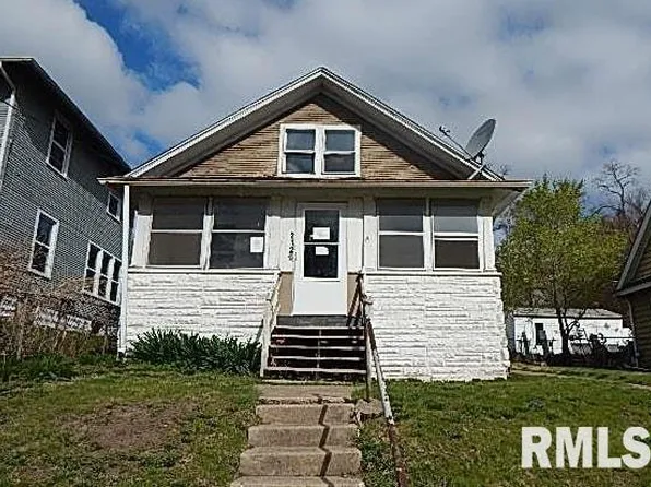 2120 Telegraph Rd, Davenport, IA 52804
