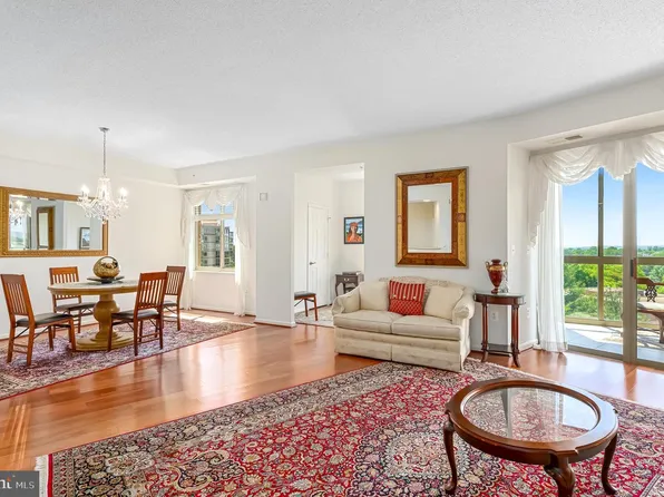 19355 Cypress Ridge Ter Unit 1021, Leesburg, VA 20176
