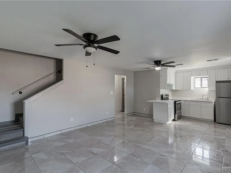 6612 S Olivarez St — Photo 2