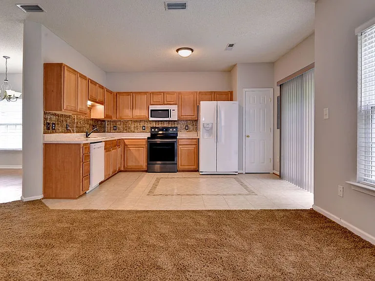 405 Dorothy Dr — Photo 12