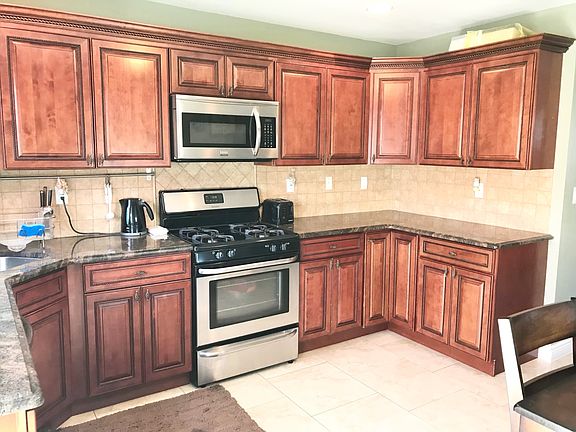5th image of 980 Olympia Blvd
