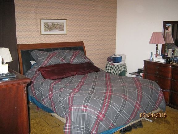 2nd image of 127 Huxley St