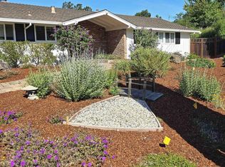 2 Rae Ct, Orinda, CA 94563