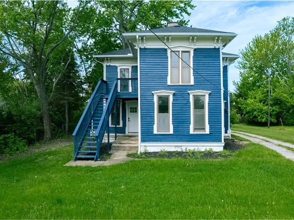 9324 Columbia Rd, Olmsted Falls, OH 44138