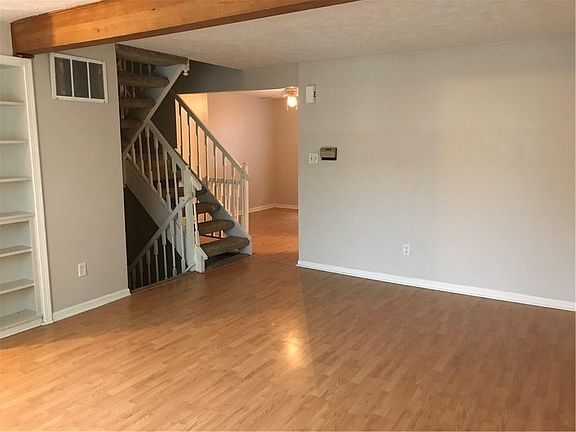 3rd image of 9427 Aspen Grove Ln