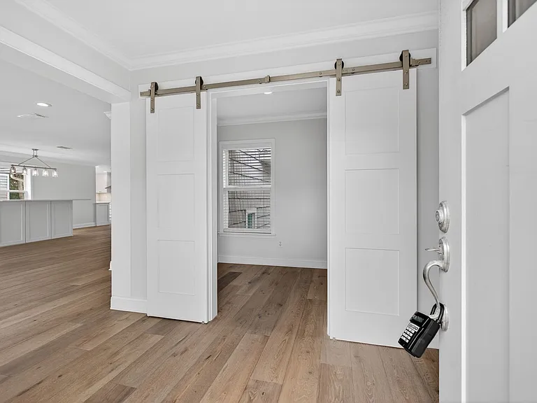 1766 Beach Ave — Photo 8