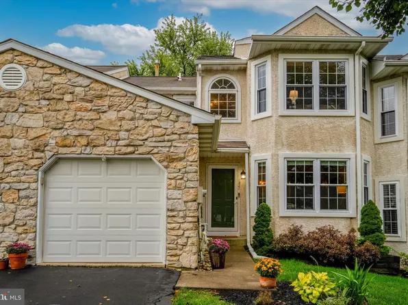 1821 Hood Ln, Maple Glen, PA 19002