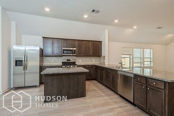 5th image of 1126 Bulwark Dr