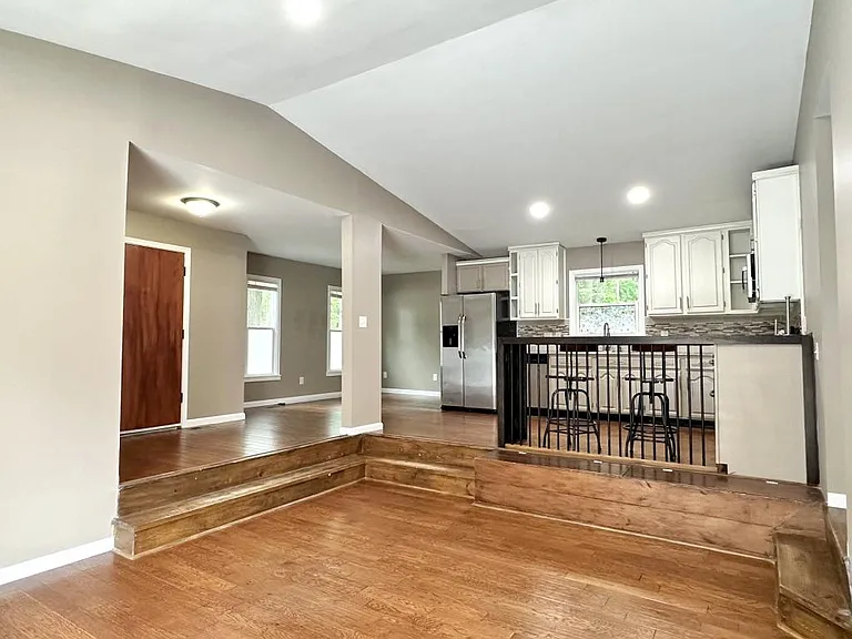 5591 Bellflower St — Photo 9