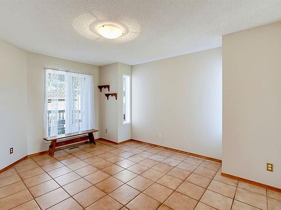 4th image of 534 SE Bridlecreek Grn SW