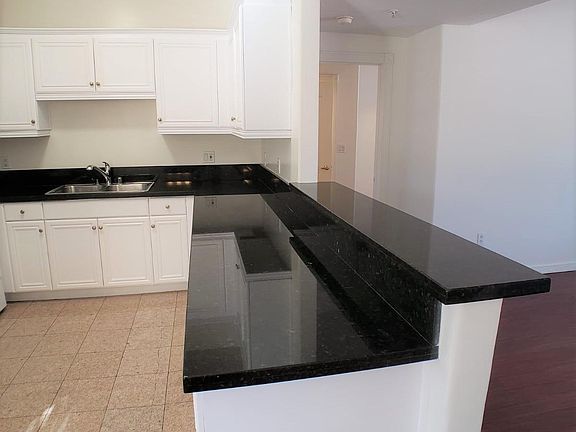 3rd image of 10849 Fruitland Dr