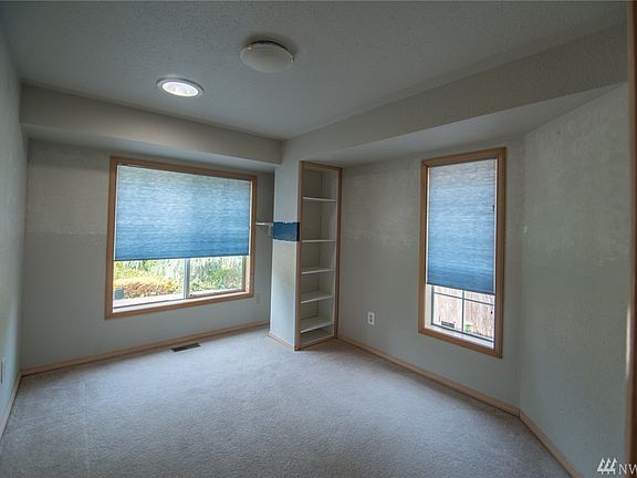 5th image of 3426 Windwood Pl NE