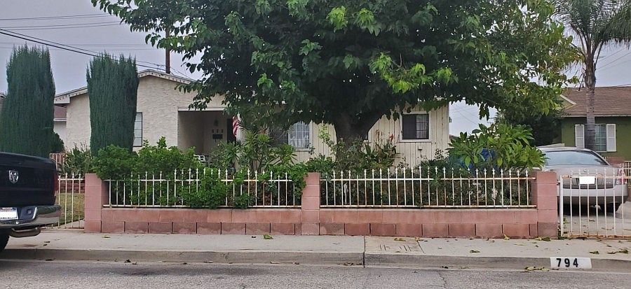 1st image of 794 Gleneagles Ave