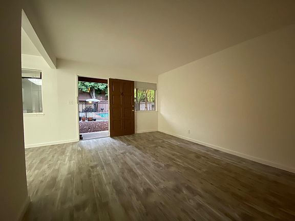 5th image of 303 Chiquita Ave APT 6