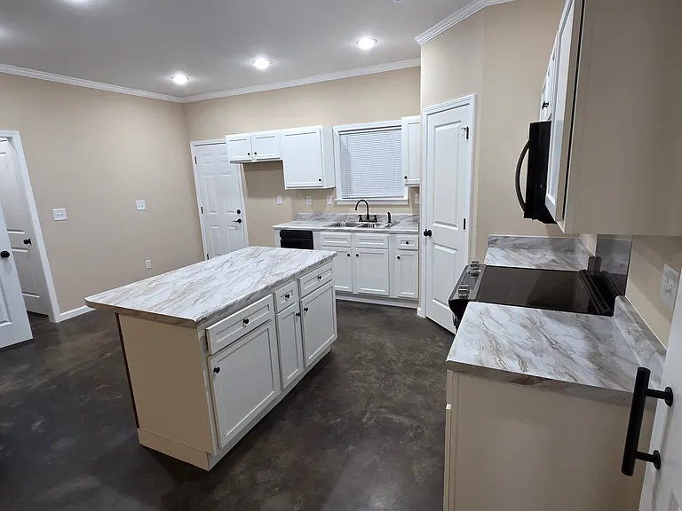 404 Camille St — Photo 14