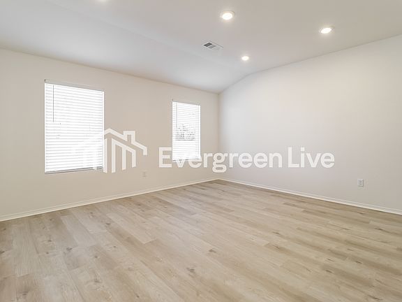 4th image of 117 Jasmine Ct