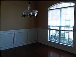 4th image of 554 Willowhill Cir