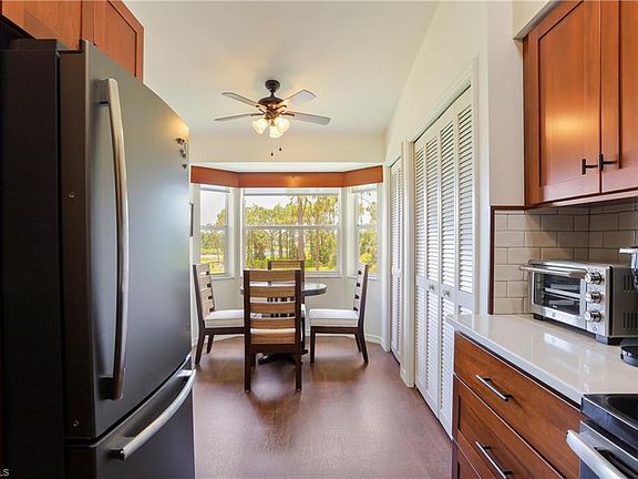 5th image of 7360 Glenmoor Ln #305