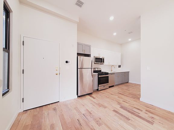 2nd image of 141 Monticello Ave Floor 2