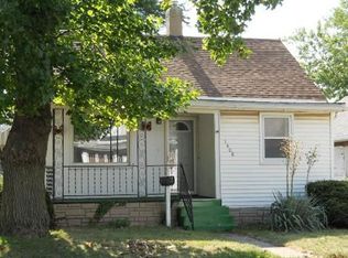 1408 Pulaski St, Peru, IL 61354