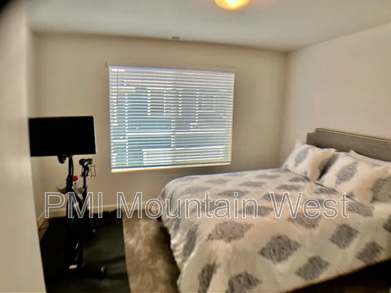 707 S Miller Ave — Photo 41