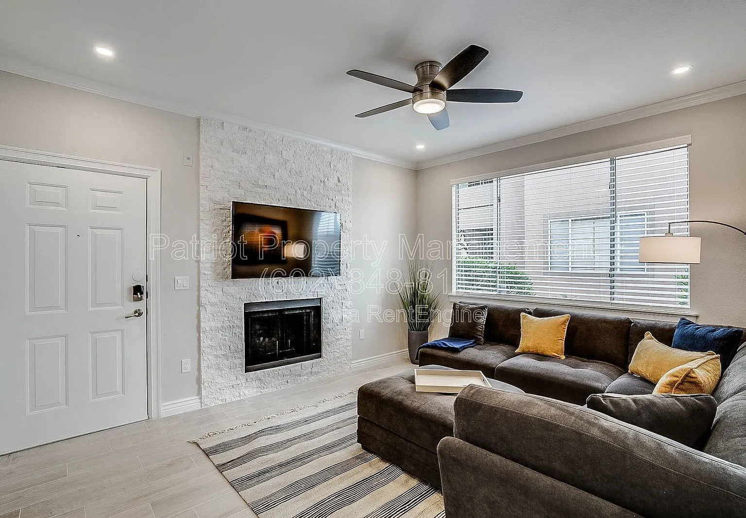 2 bed, 2.0 bath, 972 sqft, $2,800 — Photo 2