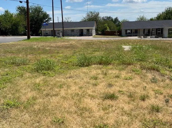 724 Dalton St, Weatherford, TX 76086
