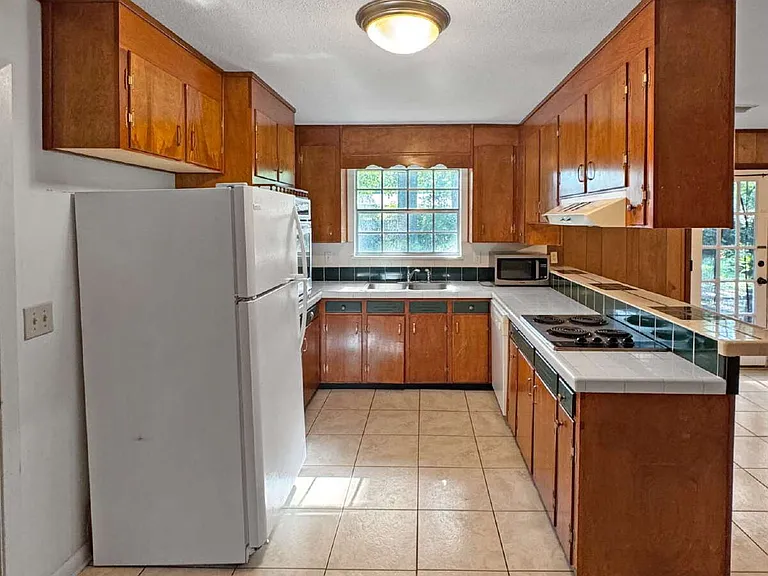 8053 Malibu Cir — Photo 8