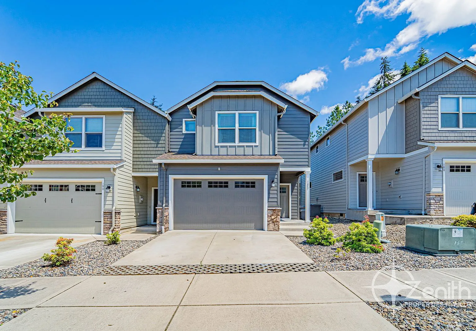 3 bed, 2.5 bath, 1725 sqft, $2,570 — Photo 1