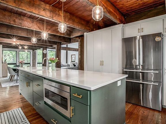 5th image of 3909 NE Beach Rd