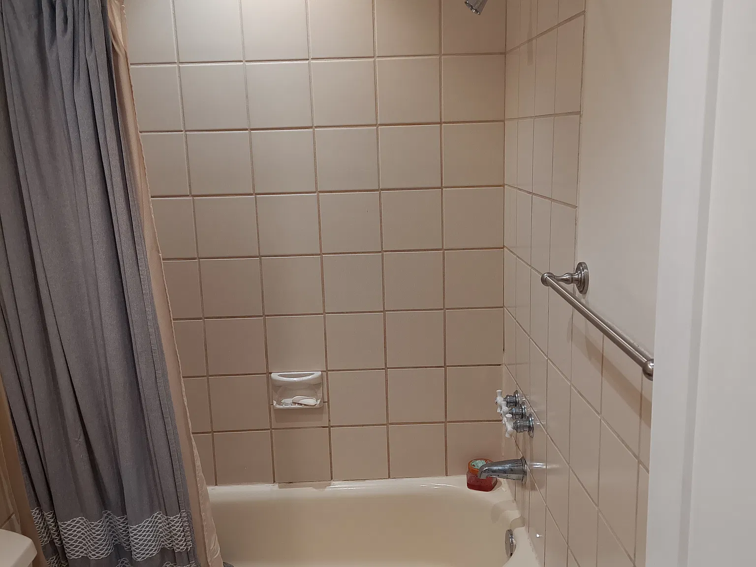 1 bed, 800 sqft, $1,600 — Photo 4