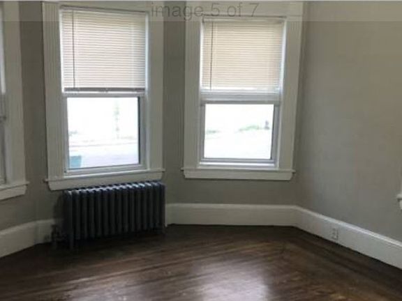 4th image of 69 Lake View Ave Floor 1