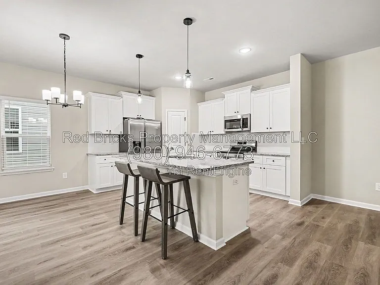 2132 Clapham Ct — Photo 10