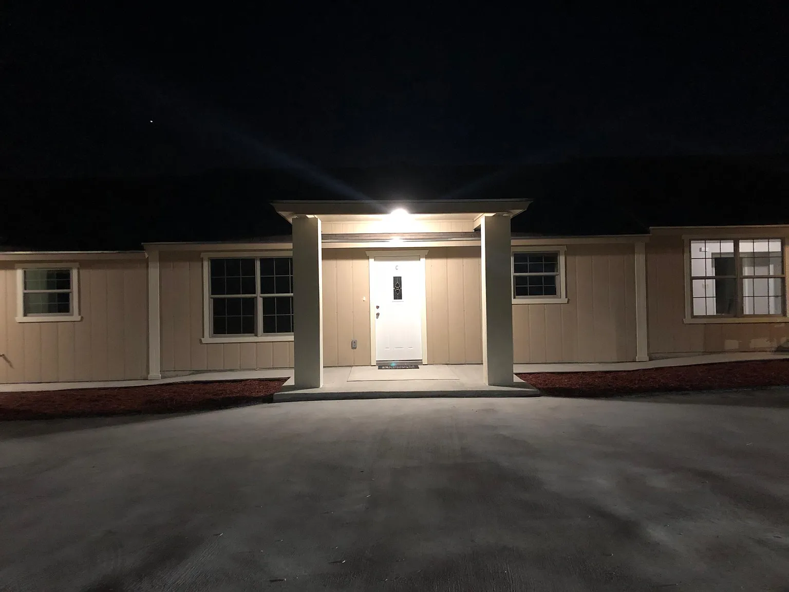 215 Burge Dr — Photo 1