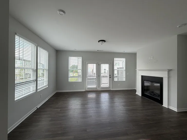 900 Cotton Dr SE — Photo 30