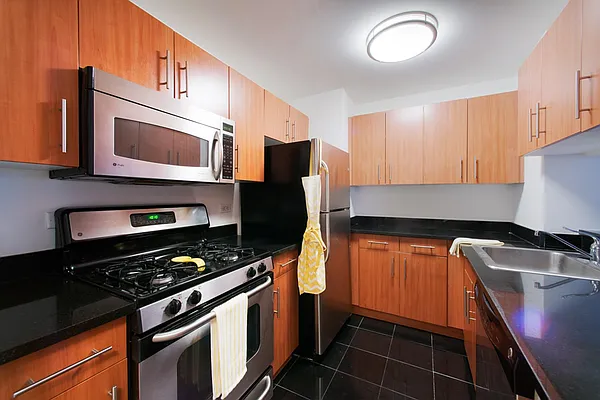 Rented by R New York | media 16