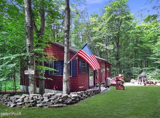 121 Curleys Ln, Greentown, PA 18426