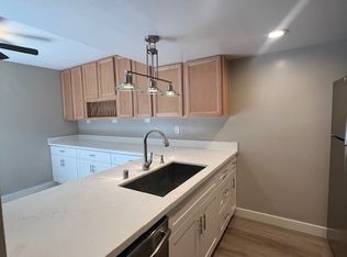 5474 Roundtree Pl APT E, Concord, CA 94521