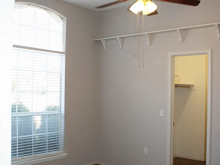 2736 Jean St — Photo 7