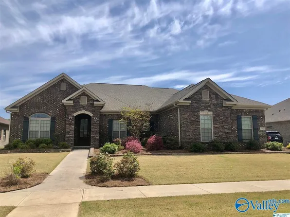 7505 Grayhawk Ct SE, Owens Cross Roads, AL 35763