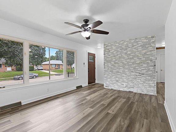 3rd image of 8128 W Sunbury COURT