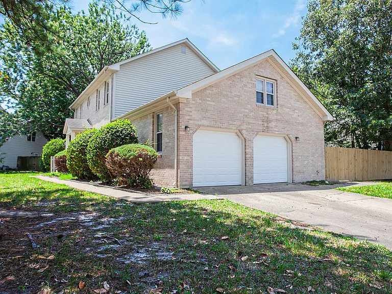 1513 Narbonne Ct — Photo 2