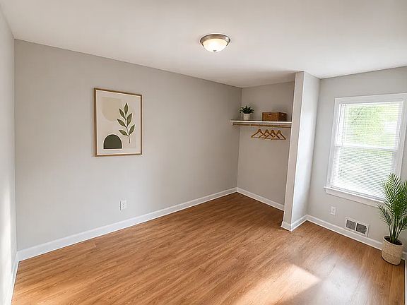 4th image of 167 Woodlake Manor Dr