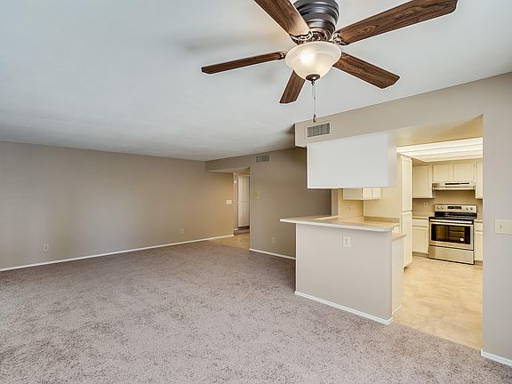 4th image of 26428 S Lakewood Dr