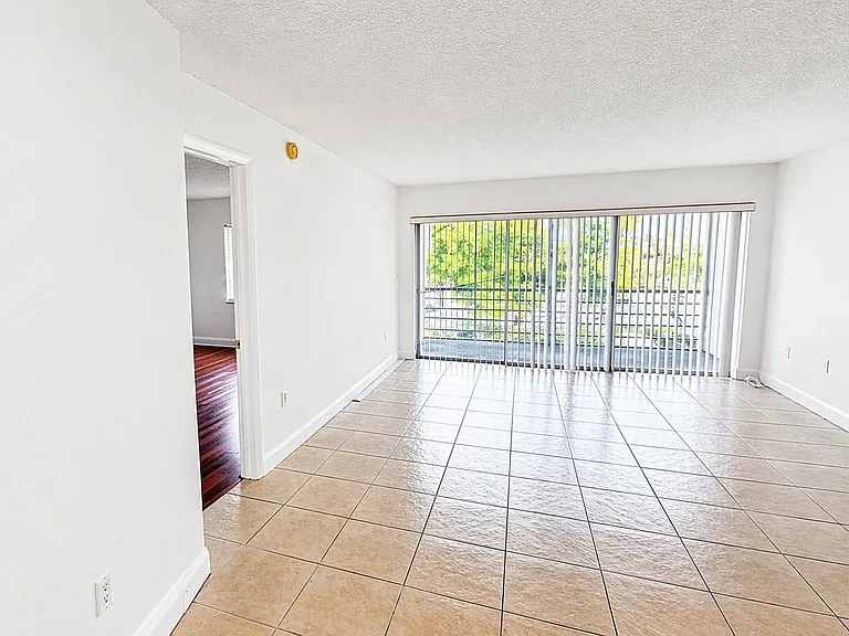 4255 N University Dr #308 — Photo 12