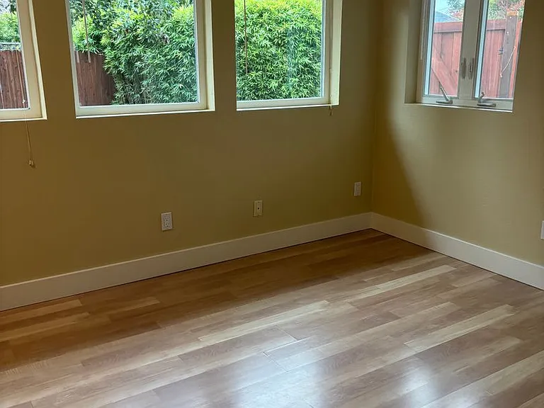 3161 & 3163 Carvel Dr — Photo 4
