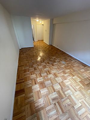 5th image of 311 E 50th St APT 3C