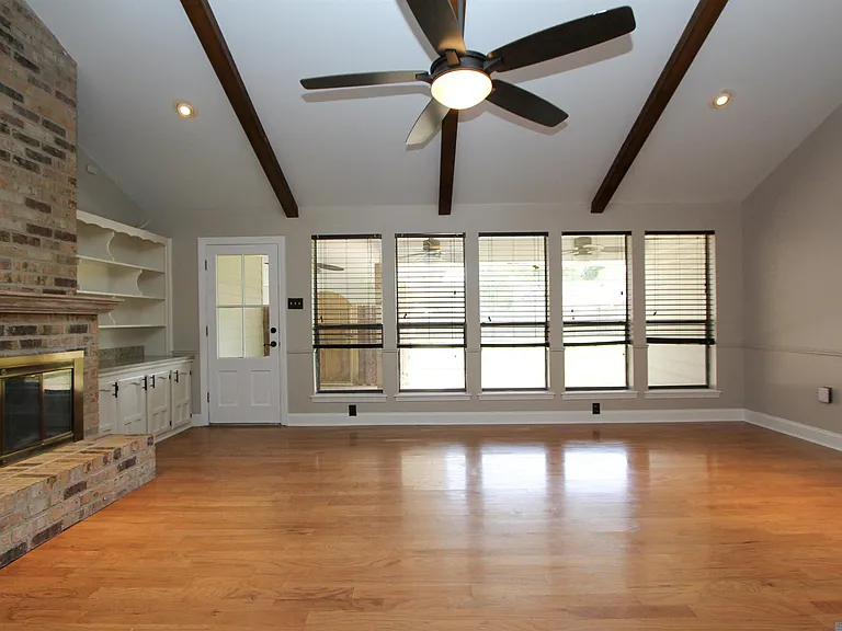 4837 Front Royal Dr — Photo 4