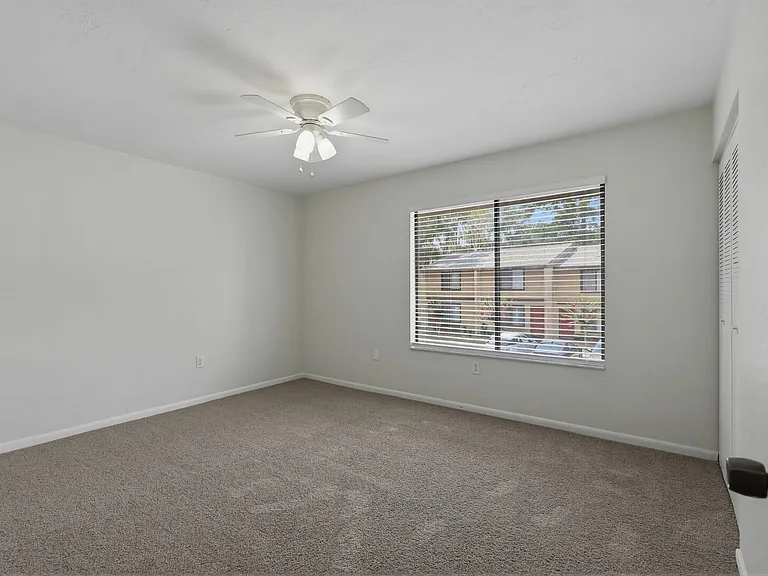 2300 SW 43rd St #C3 — Photo 12