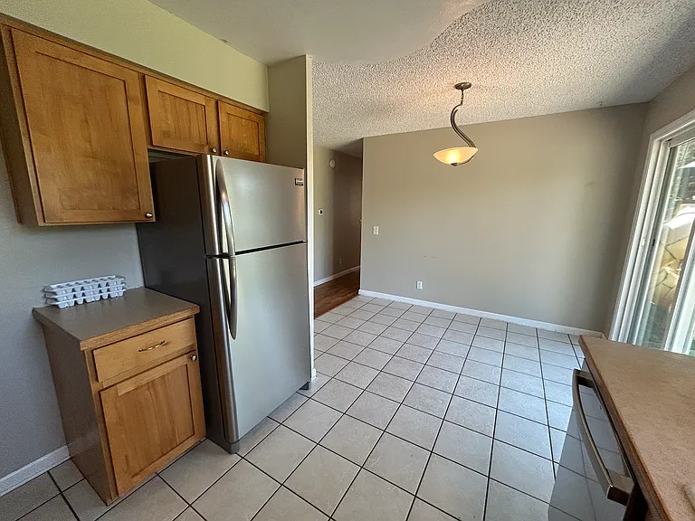 1816 Dixon Ave — Photo 7